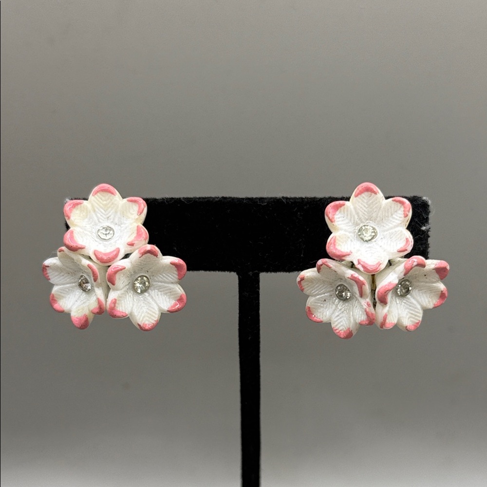 Vintage Japan White Pink Floral Flower Clip On Statement Earrings